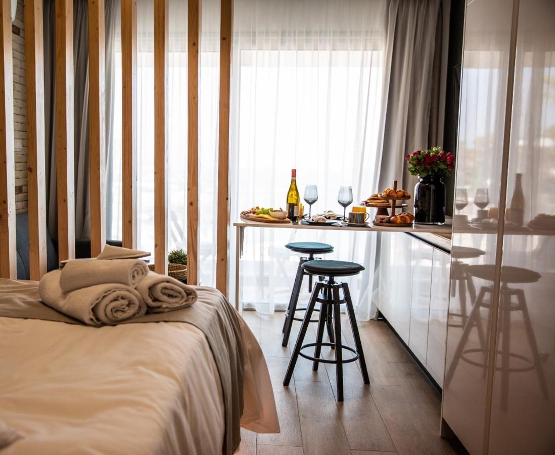 Cosea Living: Seaside Deluxe Suite In Harbour 107B Пафос Экстерьер фото